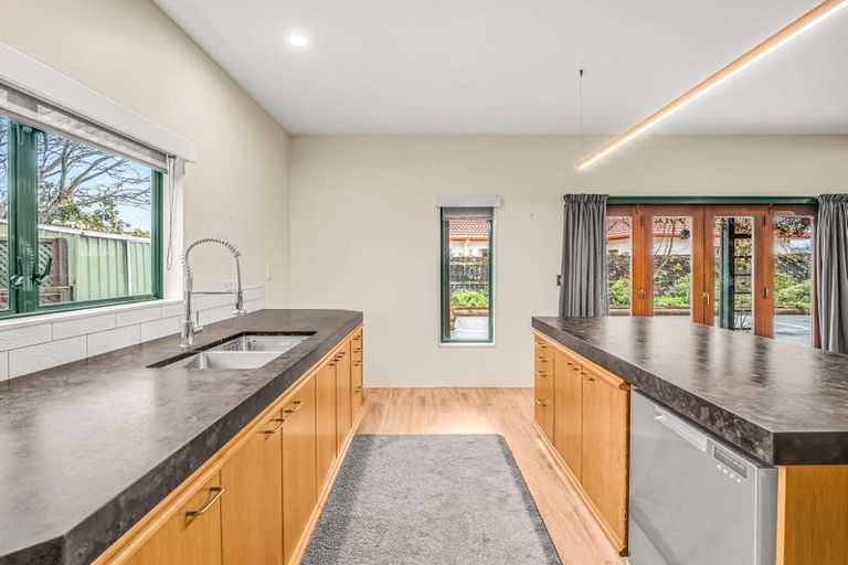 Photo of property in 1 Strachan Way, Highbury, Palmerston North, 4412