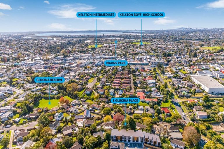 Photo of property in 8 Glucina Place, Glen Eden, Auckland, 0602
