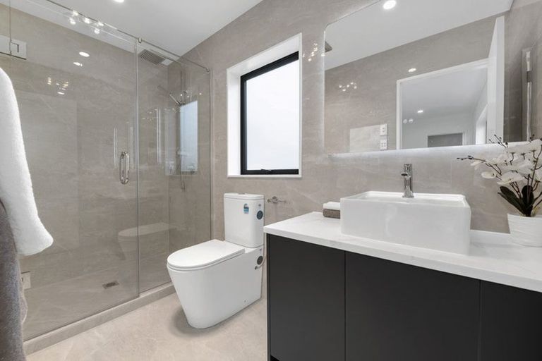 Photo of property in 8 Pineview Drive, Rosehill, Papakura, 2113