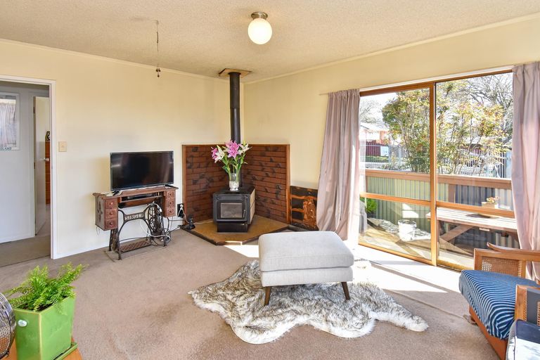 Photo of property in 55 Catkin Crescent, Papatoetoe, Auckland, 2025