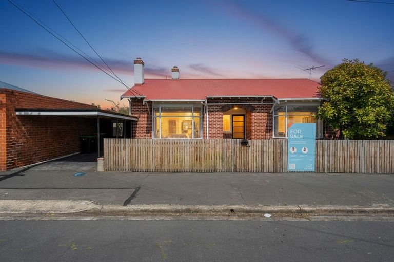 Photo of property in 32 Moreau Street, Saint Kilda, Dunedin, 9012
