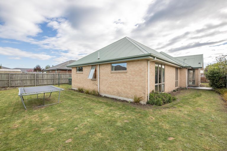 Photo of property in 24 Rochester Crescent, Rolleston, 7614