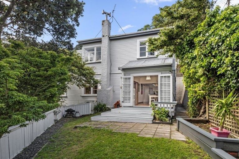 Photo of property in 100 Barnard Street, Wadestown, Wellington, 6012