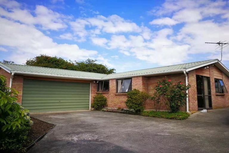 Photo of property in 4 Muriel Place, Ranui, Auckland, 0612