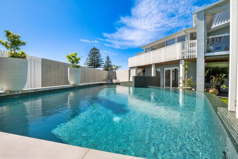 Photo of property in 96 Marine Parade, Mount Maunganui, 3116