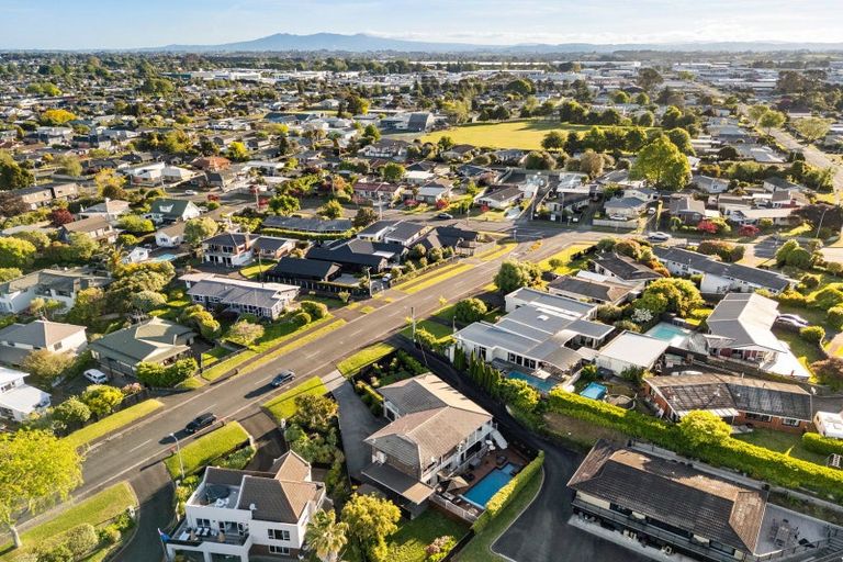 Photo of property in 72 Saint Andrews Terrace, St Andrews, Hamilton, 3200