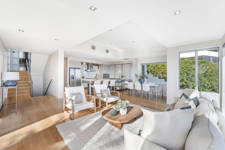 Photo of property in 5a Bucklands Beach Road, Bucklands Beach, Auckland, 2012