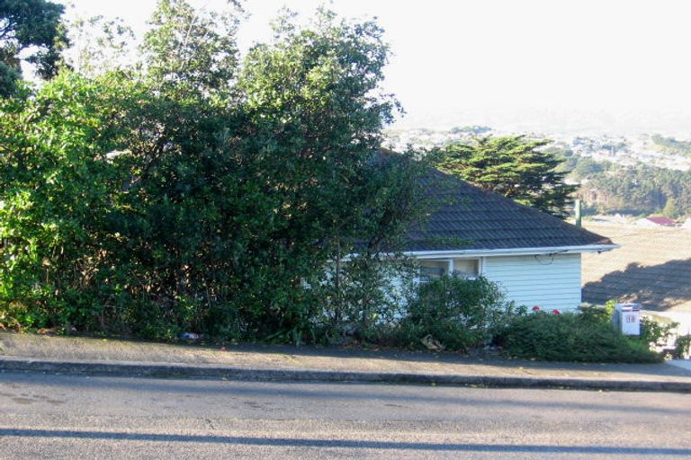 Photo of property in 18 Pikarere Street, Titahi Bay, Porirua, 5022