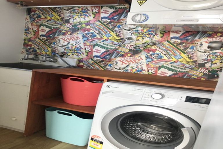 Photo of property in 1/15 Paramu Avenue, Birkdale, Auckland, 0626