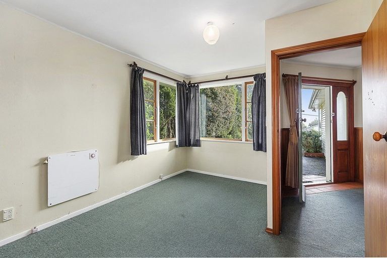 Photo of property in 17 Clifford Road, Johnsonville, Wellington, 6037