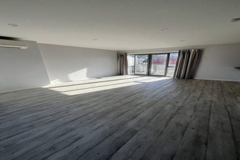 Photo of property in 3/121 Rongotai Road, Kilbirnie, Wellington, 6022