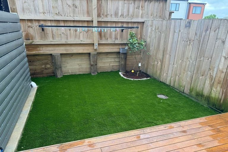 Photo of property in 3/6 Kereru Street, Henderson, Auckland, 0612