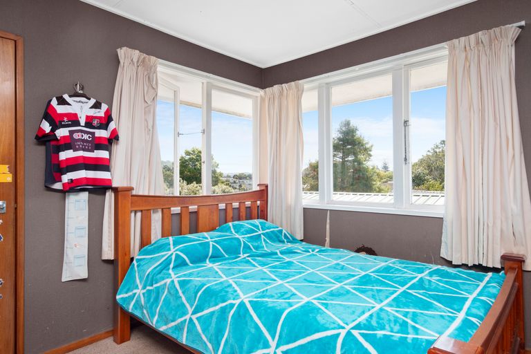 Photo of property in 4 Tawa Place, Waiuku, 2123