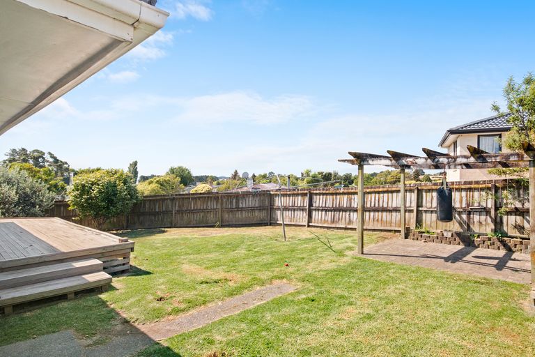 Photo of property in 4 Tawa Place, Waiuku, 2123