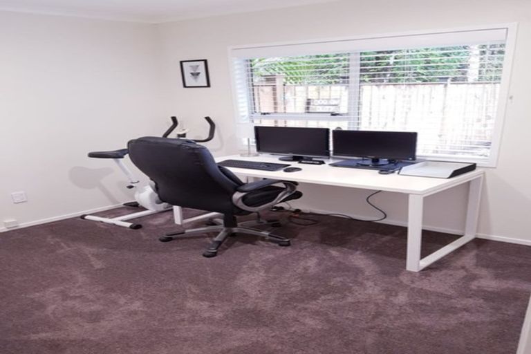 Photo of property in 9 Caram Place, Birkenhead, Auckland, 0626