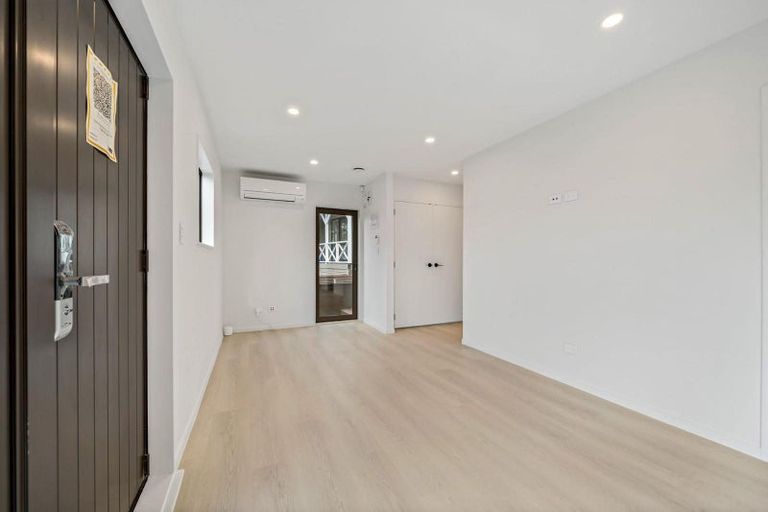 Photo of property in 456a West Coast Road, Glen Eden, Auckland, 0602