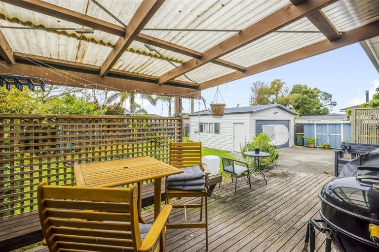 Photo of property in 9 Hindmarsh Street, Henderson, Auckland, 0612
