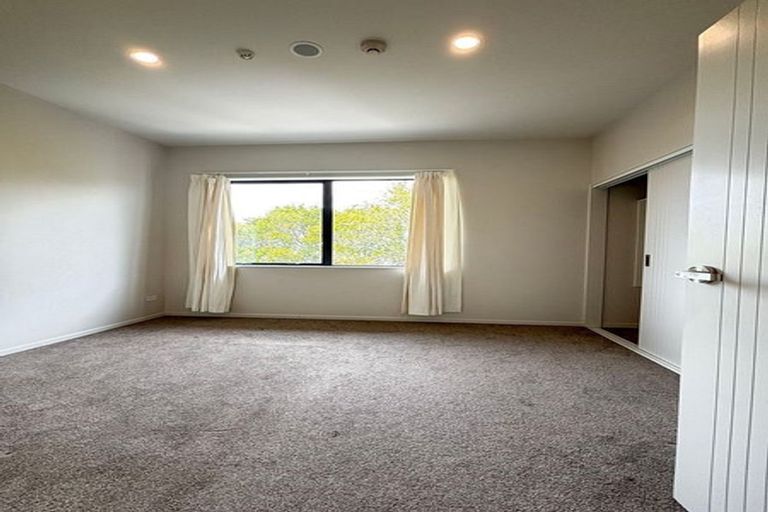 Photo of property in 8/1 Kaponga Crescent, New Lynn, Auckland, 0600