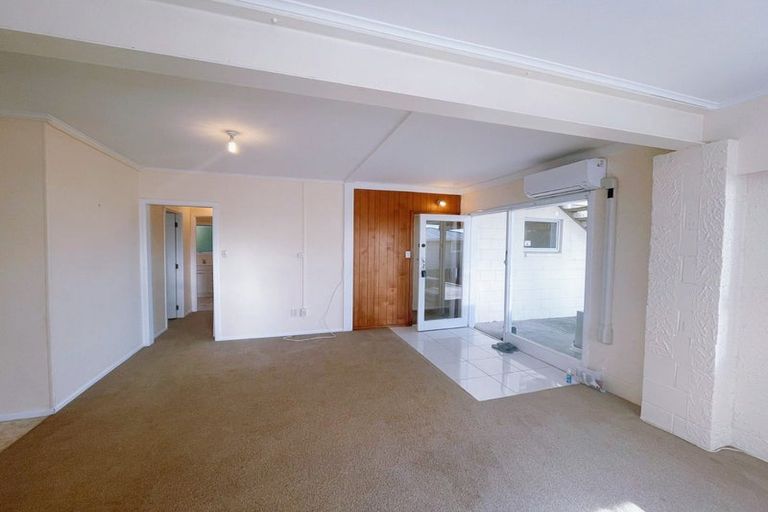 Photo of property in 9 Statesman Street, Henderson, Auckland, 0612