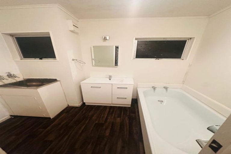 Photo of property in 2/264 Wellington Road, Wainuiomata, Lower Hutt, 5014
