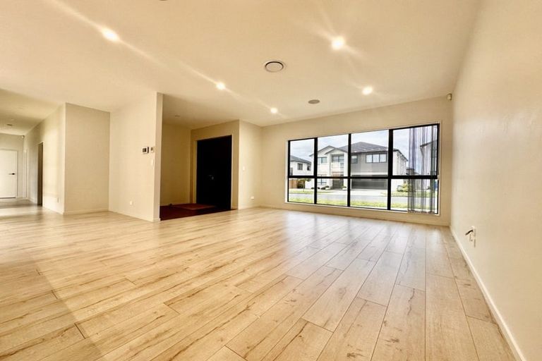 Photo of property in 60 Castlebane Drive, Flat Bush, Auckland, 2019
