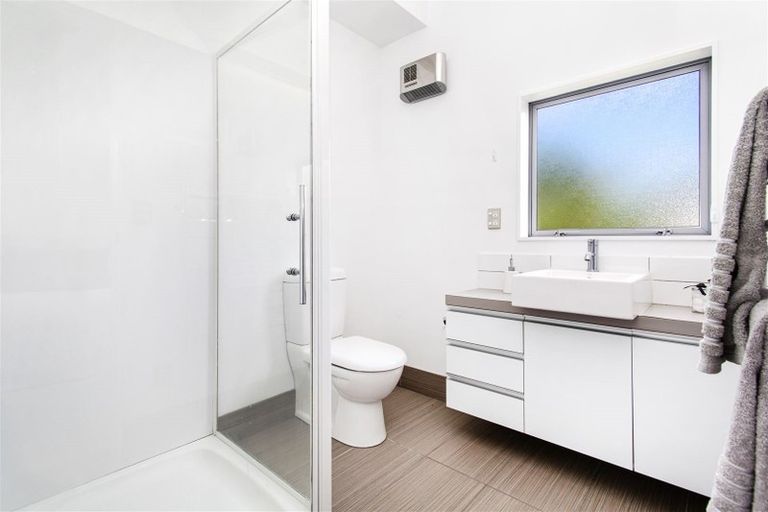 Photo of property in 30 Saddleback Grove, Karori, Wellington, 6012