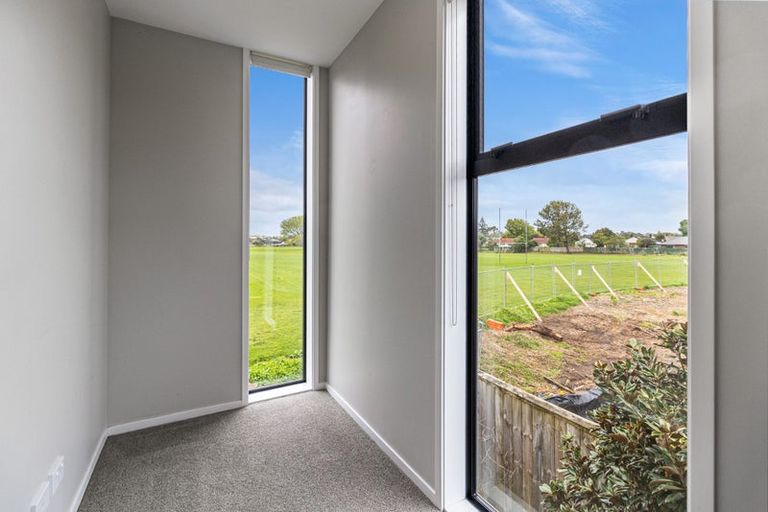 Photo of property in 52 Koro Lane, Mangere Bridge, Auckland, 2022