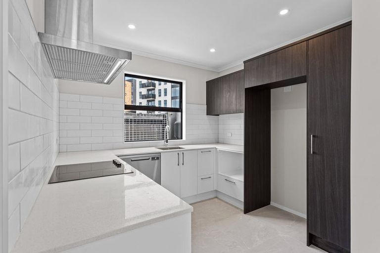 Photo of property in 5 Te Rito Road, Hobsonville, Auckland, 0616