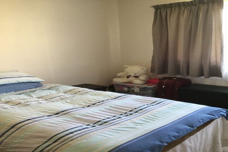 Photo of property in 10 Archibald Road, Kelston, Auckland, 0602