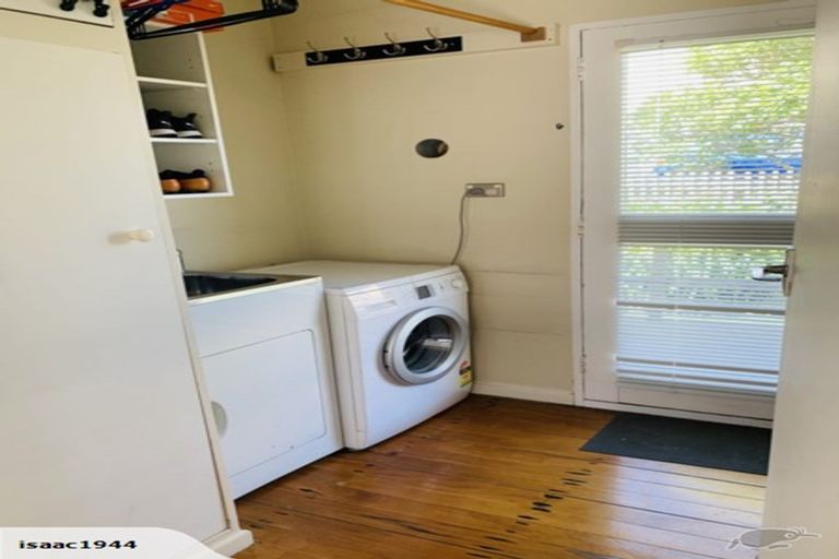 Photo of property in 13f2 Oswald Crescent, Paparangi, Wellington, 6037