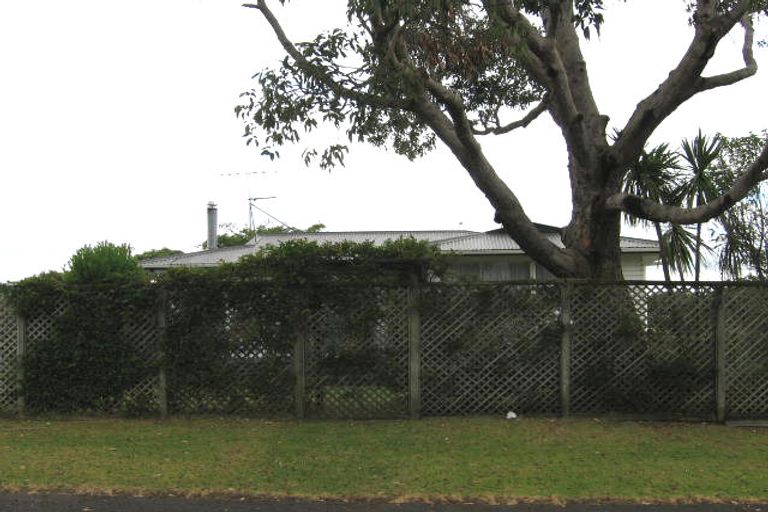 Photo of property in 21 Blue Way, Glendene, Auckland, 0602