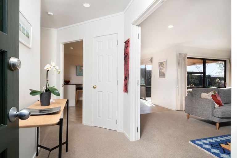 Photo of property in 11 Javelin Place, West Harbour, Auckland, 0618