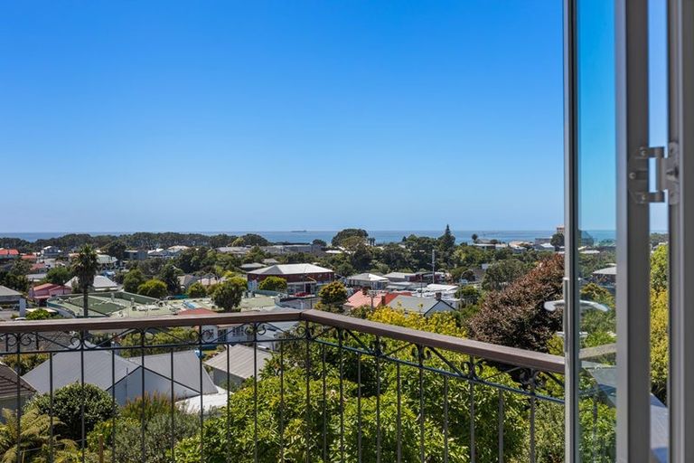 Photo of property in 154 Vivian Street, New Plymouth, 4310
