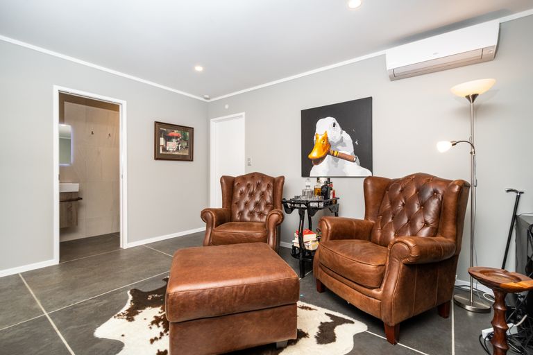 Photo of property in 325a Hobsonville Road, Hobsonville, Auckland, 0618