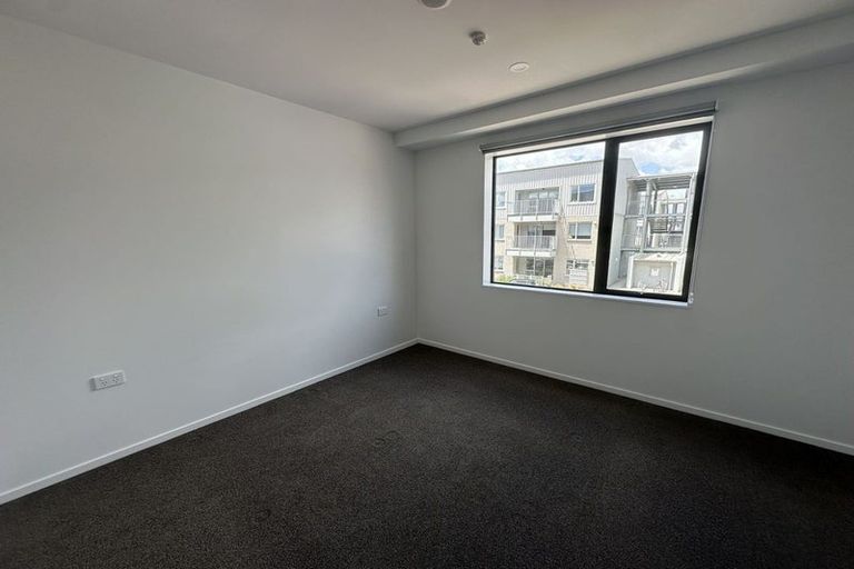 Photo of property in 106/28c Eileen Newey Place, Henderson, Auckland, 0612