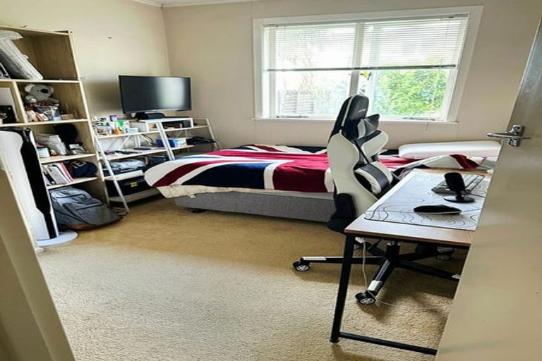 Photo of property in 23 Arrow Road, Forrest Hill, Auckland, 0620