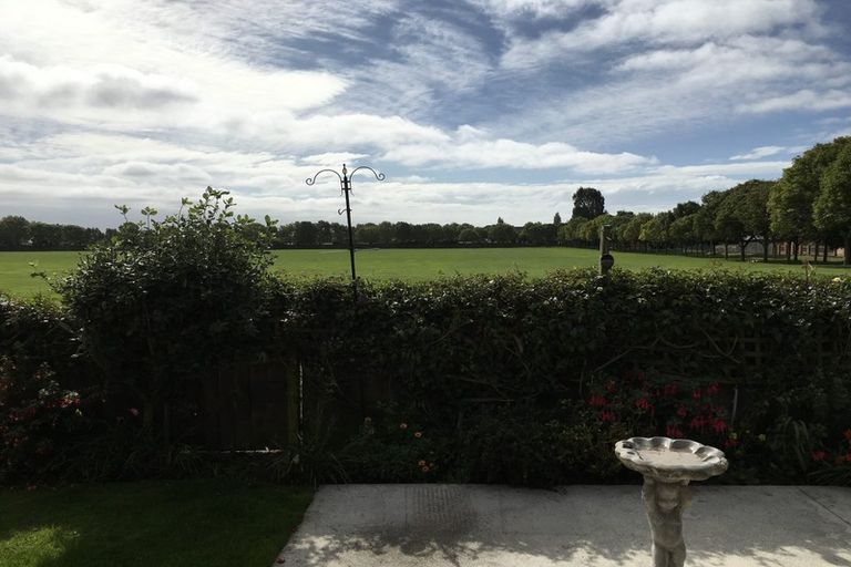 Photo of property in 18 Sheraton Place, Redwood, Christchurch, 8051