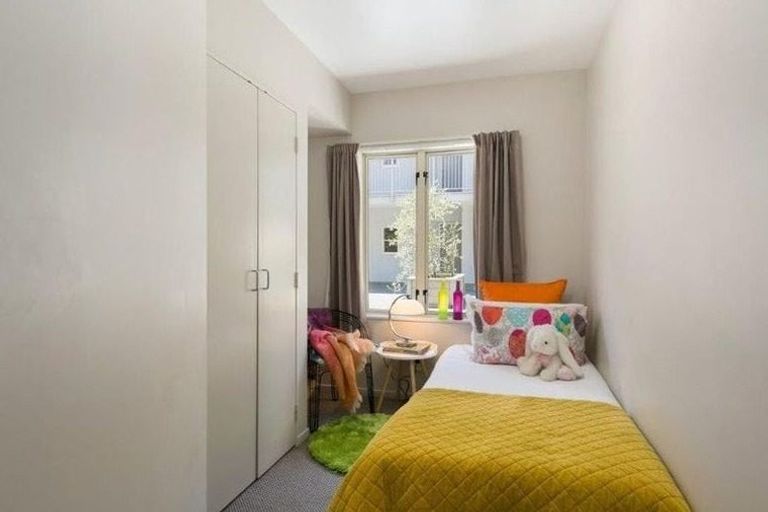 Photo of property in Luxford Villas, 109/72u Herald Street, Berhampore, Wellington, 6023