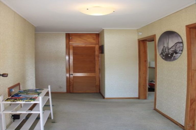 Photo of property in 16 Madison Place, Forrest Hill, Auckland, 0620