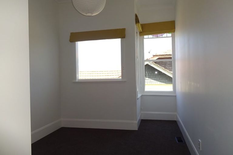 Photo of property in 73 Queens Drive, Lyall Bay, Wellington, 6022