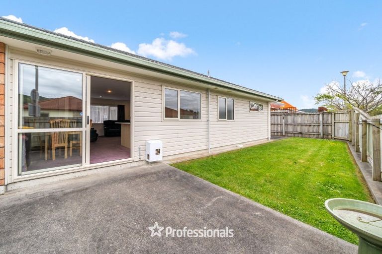 Photo of property in 26 Woodland Mews, Wainuiomata, Lower Hutt, 5014