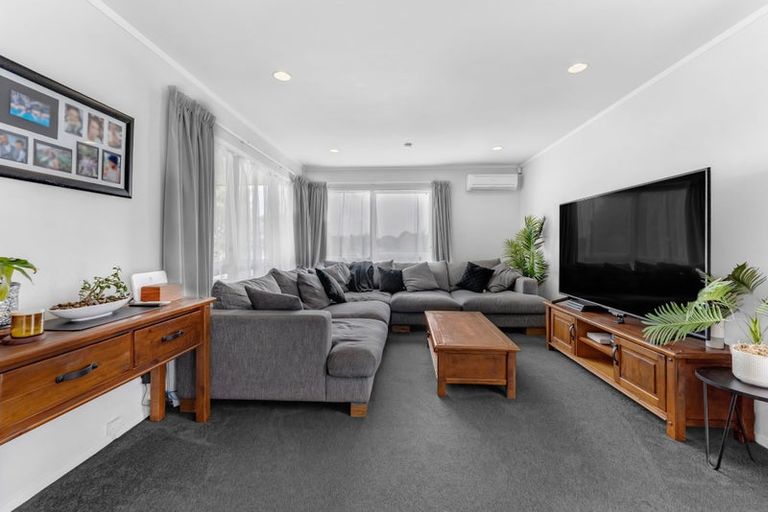 Photo of property in 17 Ashdown Place, Pahurehure, Papakura, 2113