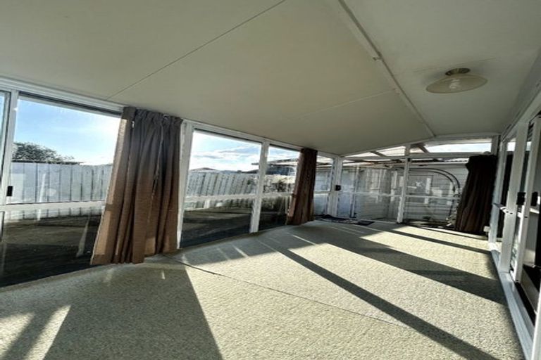 Photo of property in 2/21 Gloucester Road, Manurewa, Auckland, 2102