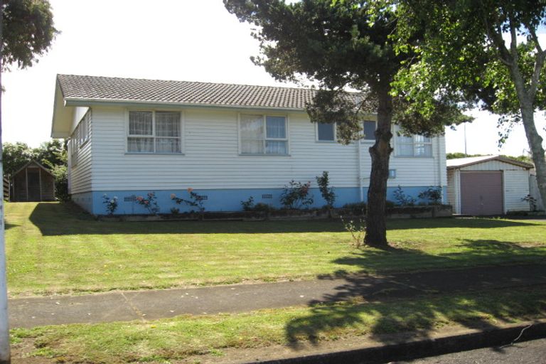 Photo of property in 96 Crawford Avenue, Mangere Bridge, Auckland, 2022