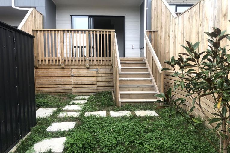 Photo of property in 5 Morihana Close, Glen Eden, Auckland, 0602