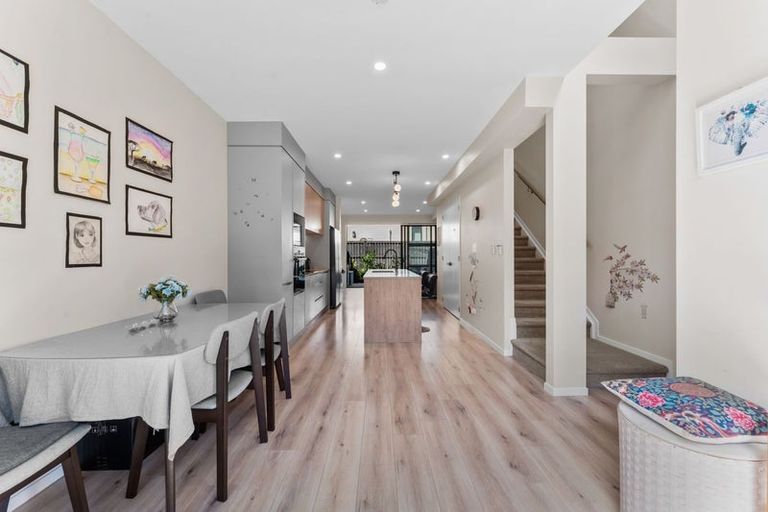 Photo of property in 17 Peihana Road, Hobsonville, Auckland, 0616