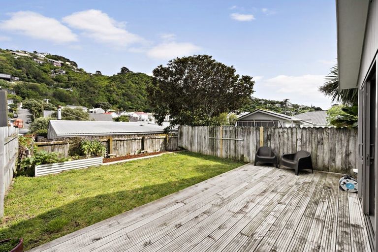 Photo of property in 208a Queens Drive, Lyall Bay, Wellington, 6022