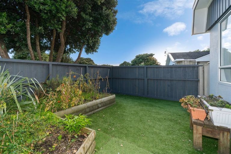 Photo of property in 9a Olive Terrace, Paraparaumu Beach, Paraparaumu, 5032