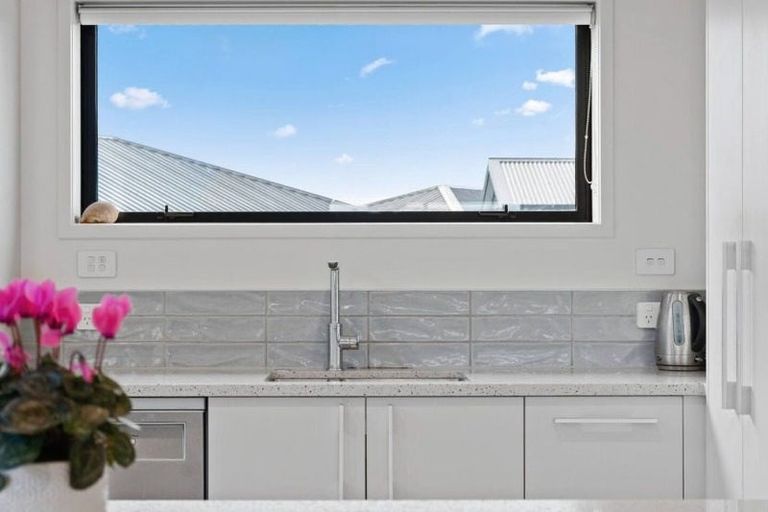 Photo of property in 35 Taioma Close, Papamoa, 3118