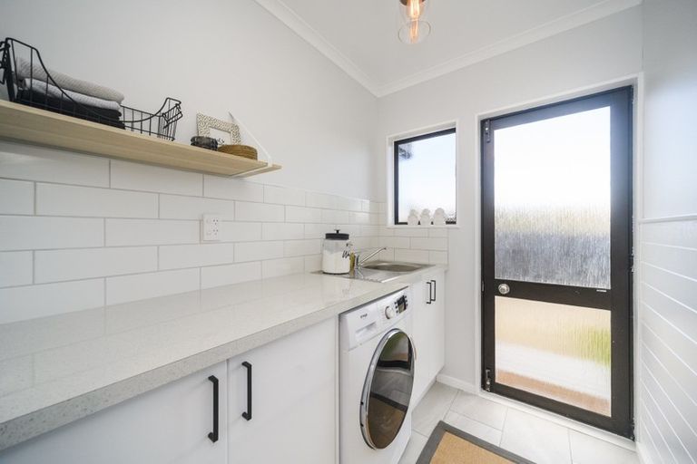 Photo of property in 79 Geraldine Crescent, Cloverlea, Palmerston North, 4412